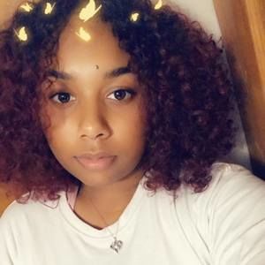 Meet your Posher, Mia